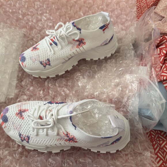 Size 6 Colorful Butterfly Sneakers for Women Teenagers - Picture 3 of 5